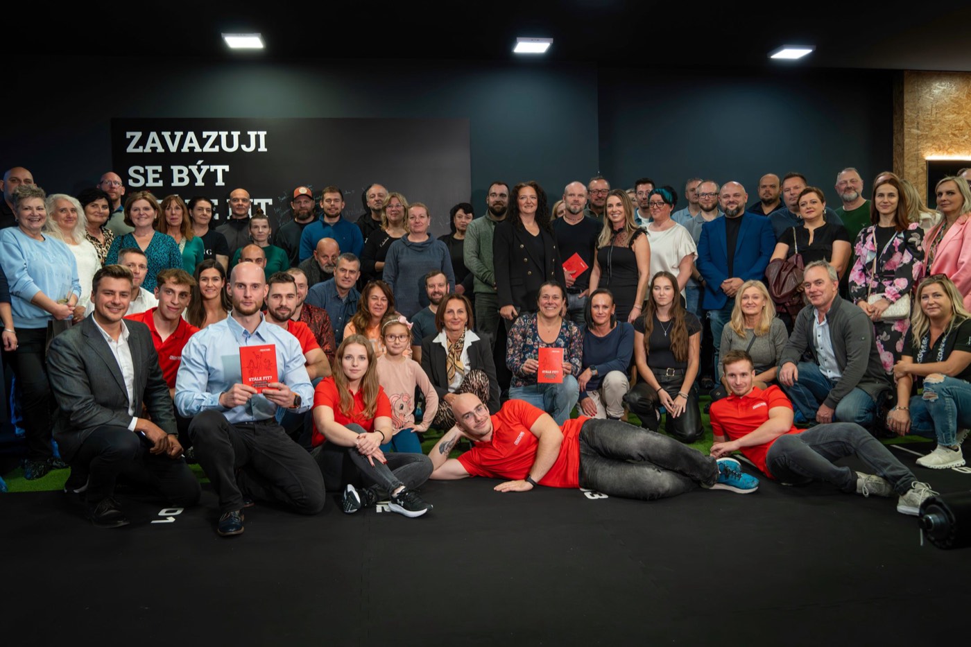 Klienti Fechtner Workout Club na společné fotce