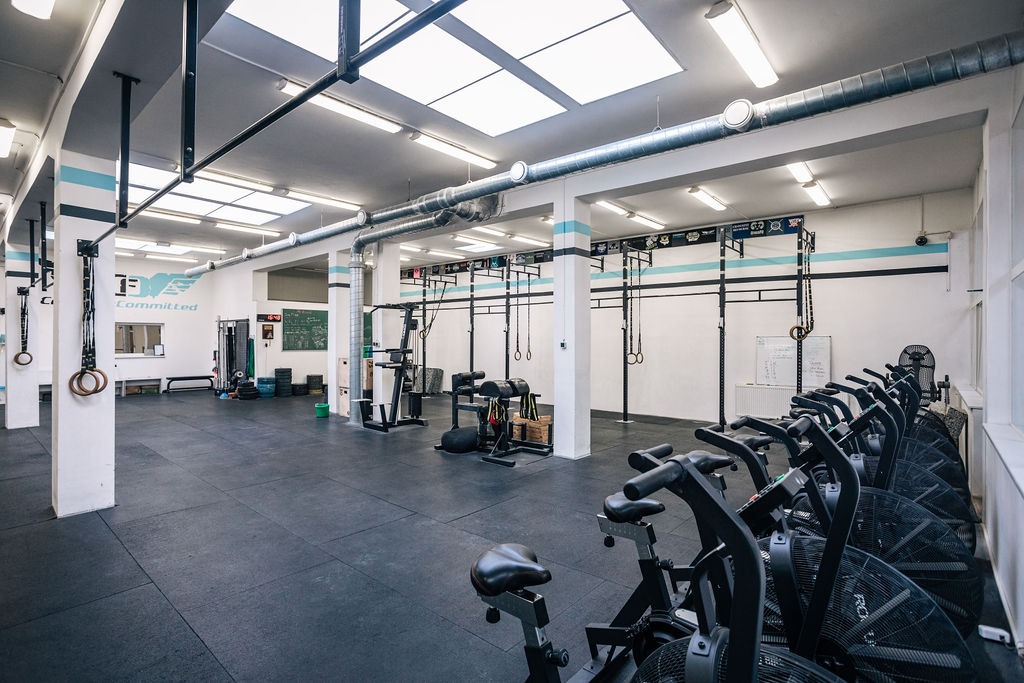 Sál CrossFit Committed s trenažéry